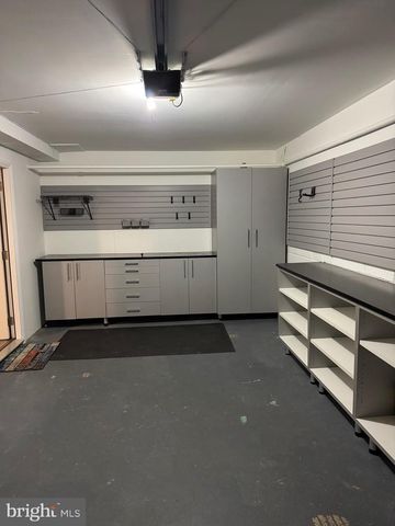 1010 GRAYLYN RD, Wilmington, DE 19803