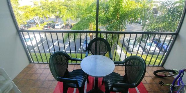1009 Green Pine Boulevard D3, West Palm Beach, FL 33409