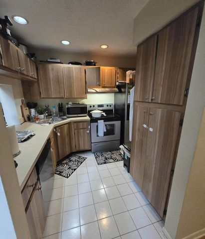 1009 Green Pine Boulevard D3, West Palm Beach, FL 33409