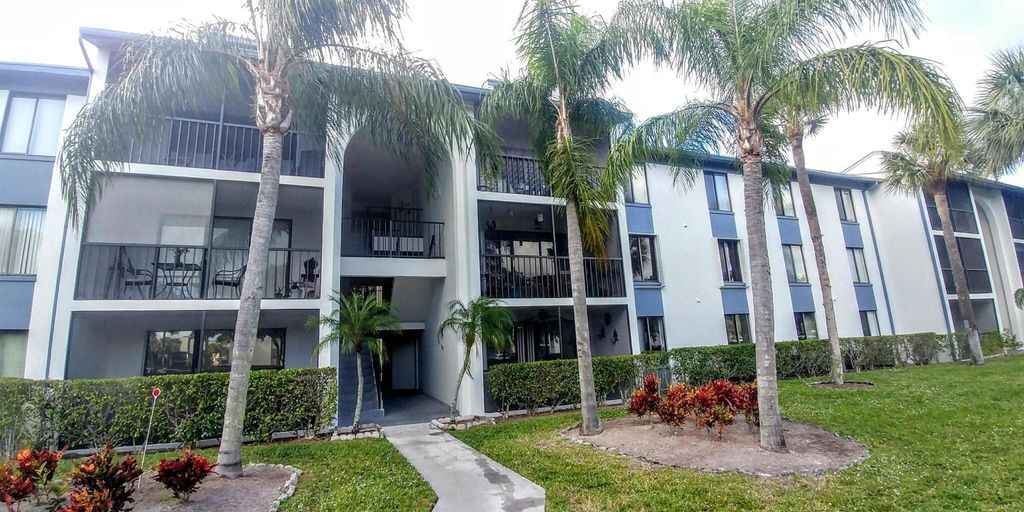 1009 Green Pine Boulevard D3, West Palm Beach, FL 33409