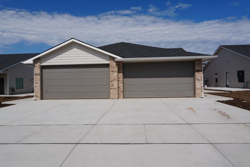 17012-14 W Lawson St Cir, Goddard, KS 67052