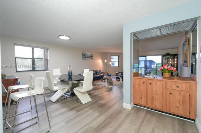 16051 Blatt Boulevard 401, Weston, FL 33326