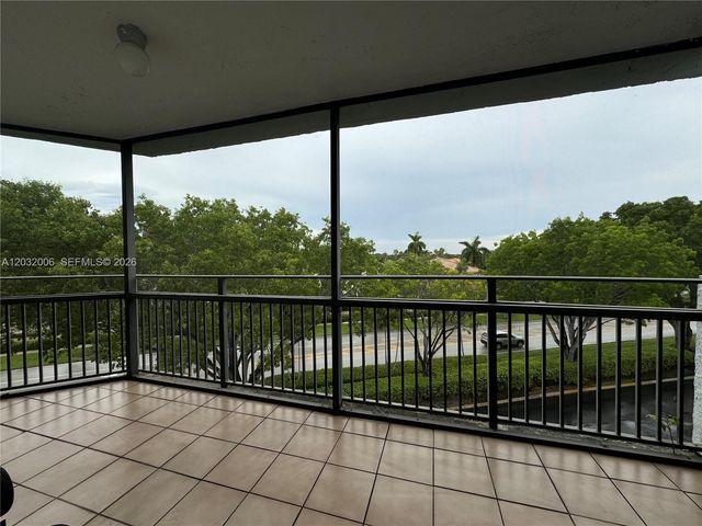 16051 Blatt Boulevard 401, Weston, FL 33326