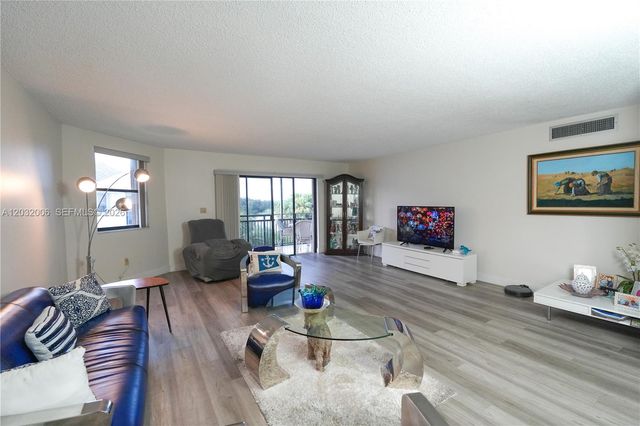 16051 Blatt Boulevard 401, Weston, FL 33326