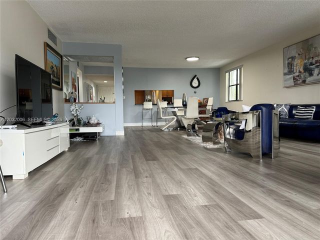 16051 Blatt Boulevard 401, Weston, FL 33326