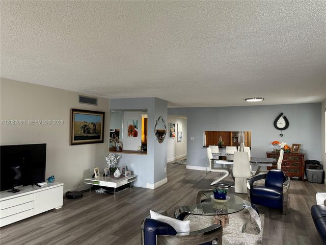 16051 Blatt Boulevard 401, Weston, FL 33326