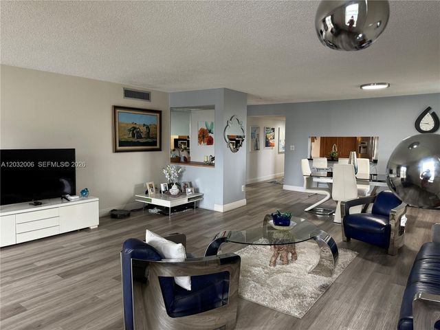 16051 Blatt Boulevard 401, Weston, FL 33326