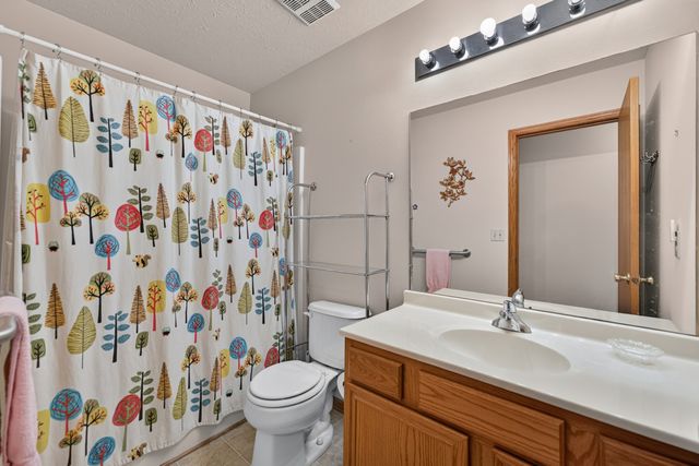 4432 Chesterfield Avenue, Rockford, IL 61109