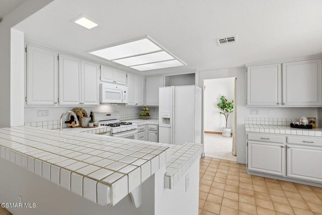 2280 Meadowside Drive, Thousand Oaks, CA 91362