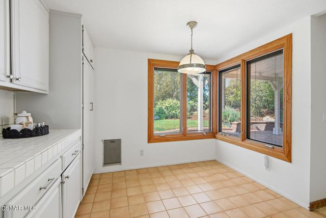 2280 Meadowside Drive, Thousand Oaks, CA 91362