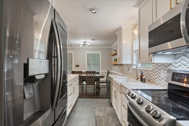 719 Wooded Crest Drive, Woodway, TX 76712