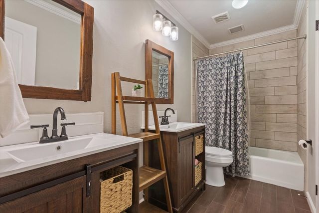 719 Wooded Crest Drive, Woodway, TX 76712