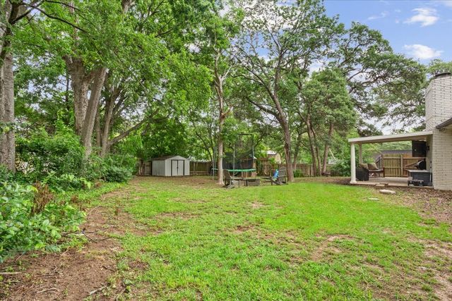 719 Wooded Crest Drive, Woodway, TX 76712