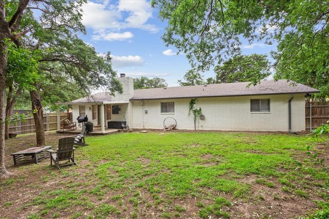 719 Wooded Crest Drive, Woodway, TX 76712