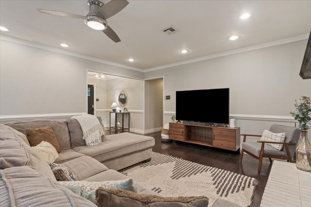 719 Wooded Crest Drive, Woodway, TX 76712