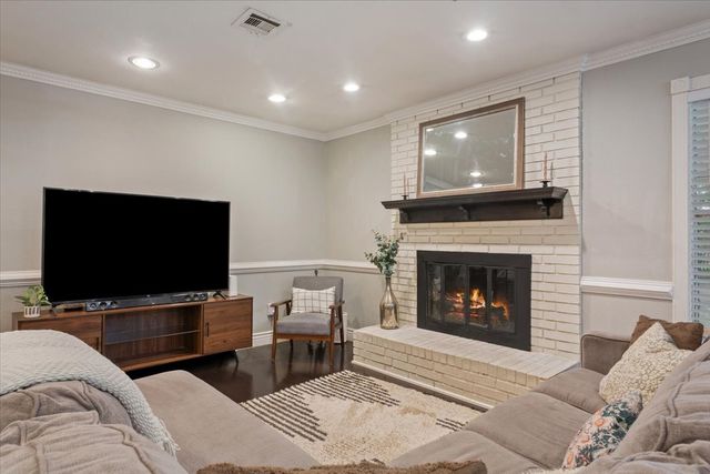 719 Wooded Crest Drive, Woodway, TX 76712