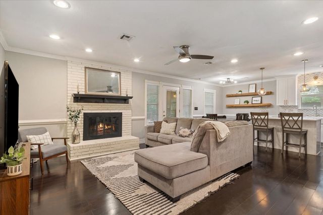 719 Wooded Crest Drive, Woodway, TX 76712