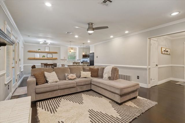719 Wooded Crest Drive, Woodway, TX 76712
