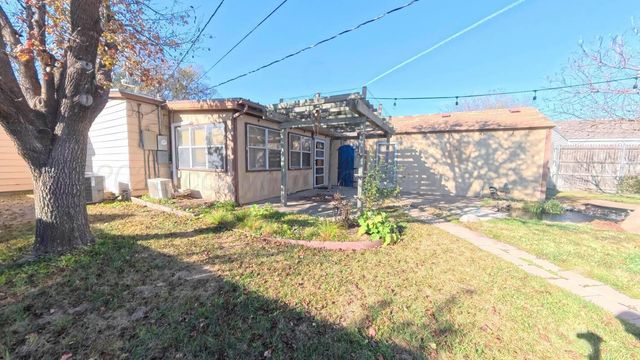 2705 S TAYLOR Street, Amarillo, TX 79109