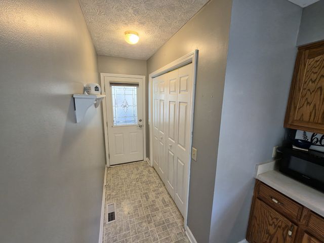 201 Steeplechase Dr, Smithville, TN 37166