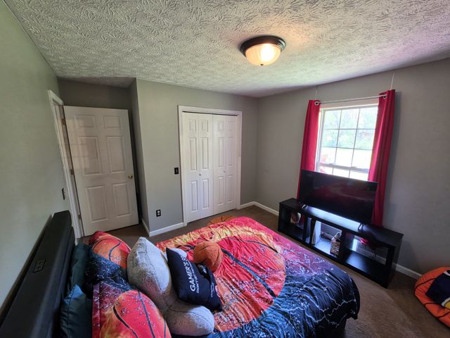 201 Steeplechase Dr, Smithville, TN 37166