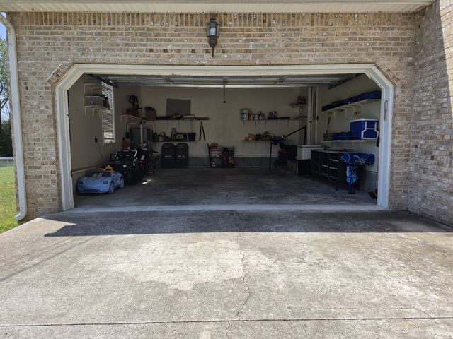 201 Steeplechase Dr, Smithville, TN 37166