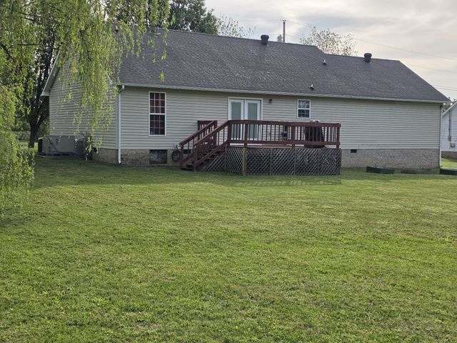 201 Steeplechase Dr, Smithville, TN 37166