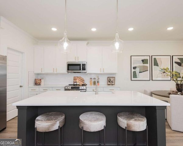 6009 Silverbell Drive, Flowery Branch, GA 30542