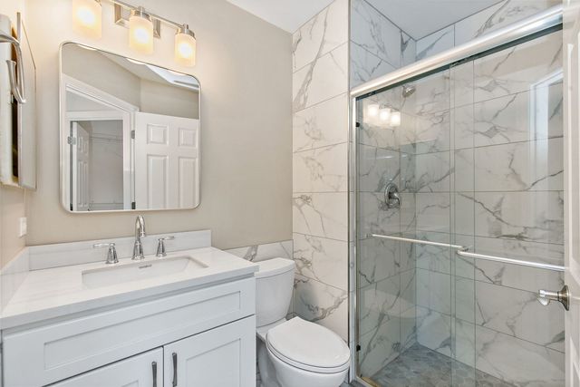 4025 Peartree Drive, Lake In The Hills, IL 60156