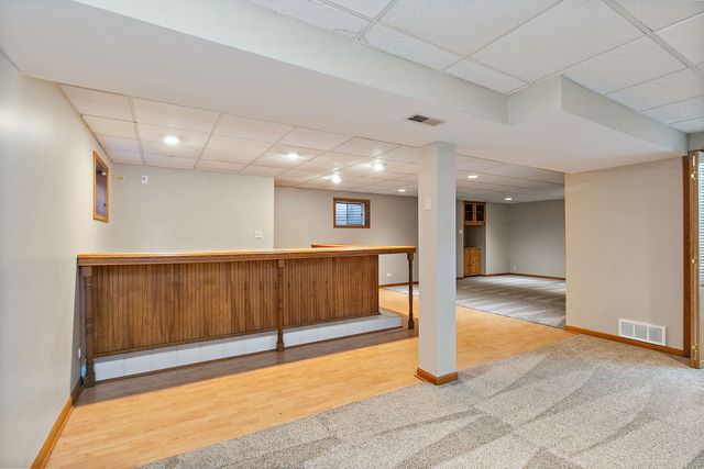 4025 Peartree Drive, Lake In The Hills, IL 60156