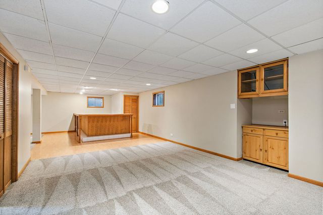 4025 Peartree Drive, Lake In The Hills, IL 60156