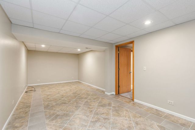 4025 Peartree Drive, Lake In The Hills, IL 60156