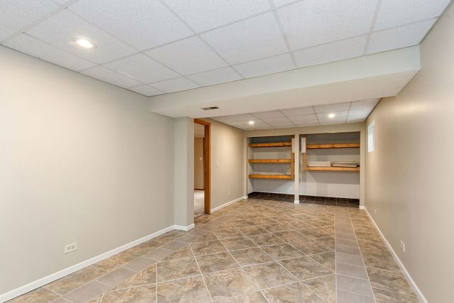 4025 Peartree Drive, Lake In The Hills, IL 60156