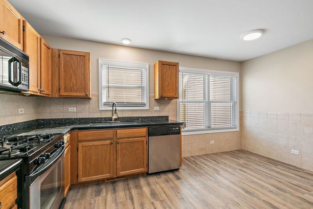 4025 Peartree Drive, Lake In The Hills, IL 60156