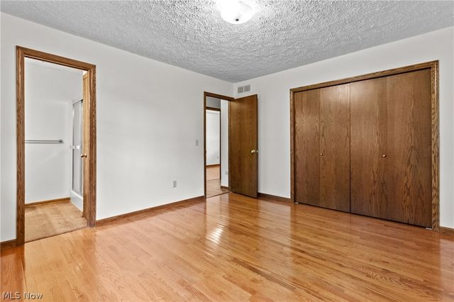 2411 Otterbin Street, Louisville, OH 44641
