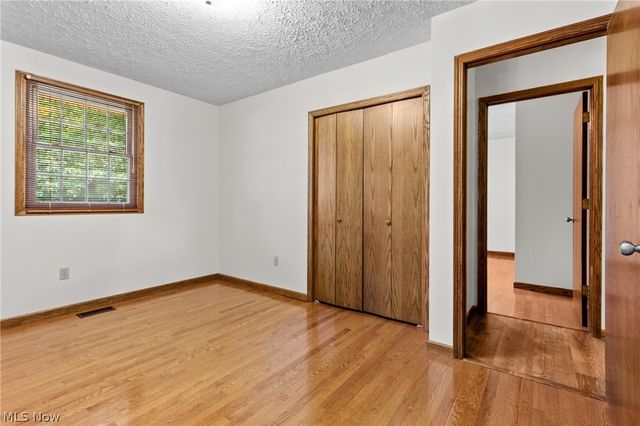 2411 Otterbin Street, Louisville, OH 44641