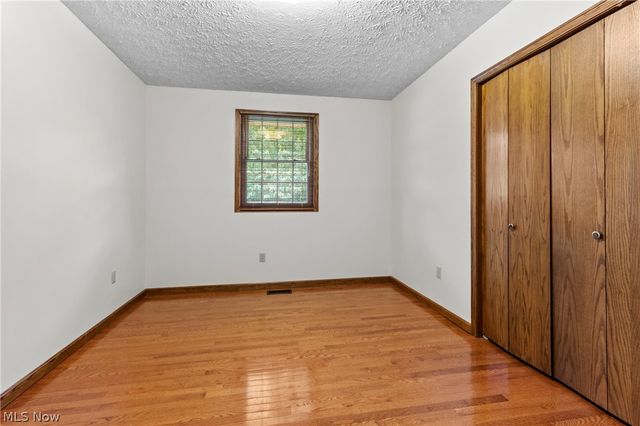 2411 Otterbin Street, Louisville, OH 44641