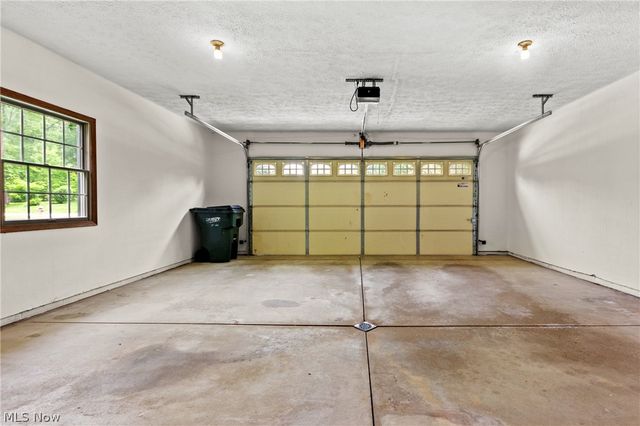 2411 Otterbin Street, Louisville, OH 44641