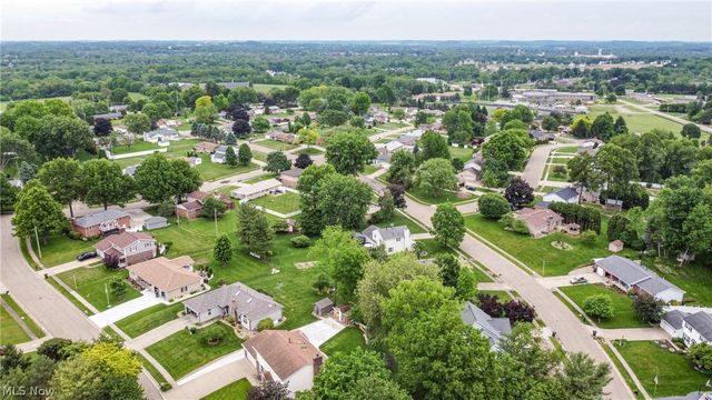 2411 Otterbin Street, Louisville, OH 44641