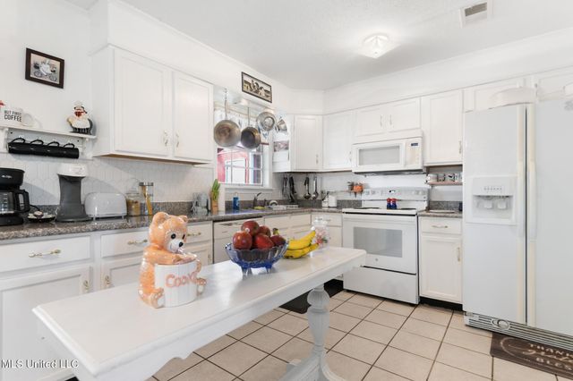 118 James Drive, Gulfport, MS 39503