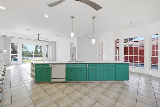 210 RIO TERRA, Venice, FL 34285