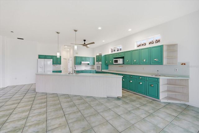 210 RIO TERRA, Venice, FL 34285