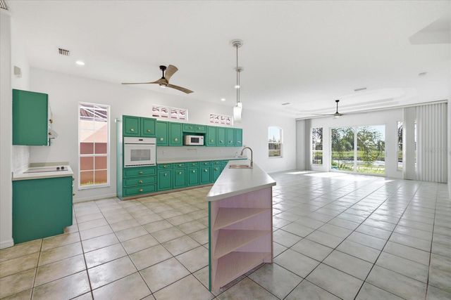 210 RIO TERRA, Venice, FL 34285