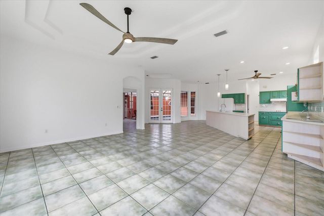 210 RIO TERRA, Venice, FL 34285