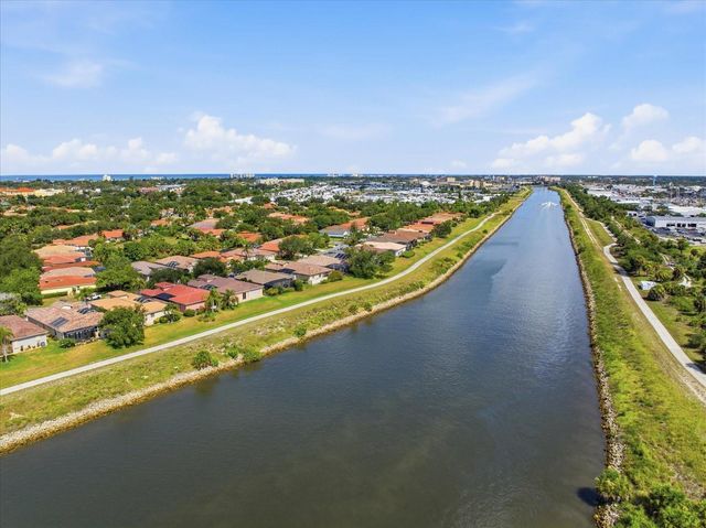 210 RIO TERRA, Venice, FL 34285