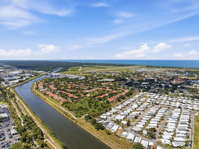 210 RIO TERRA, Venice, FL 34285