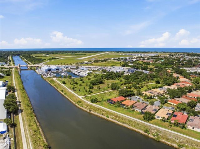 210 RIO TERRA, Venice, FL 34285