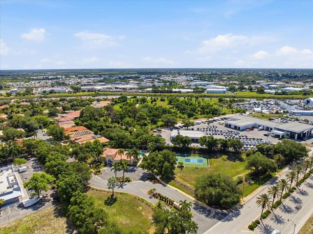 210 RIO TERRA, Venice, FL 34285