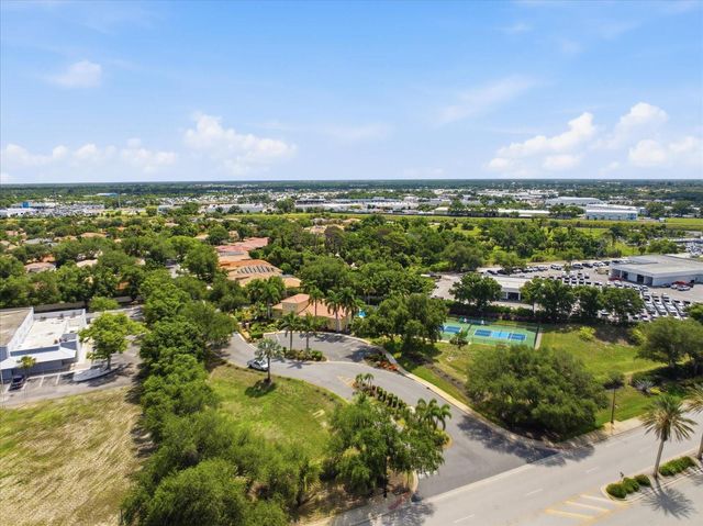 210 RIO TERRA, Venice, FL 34285