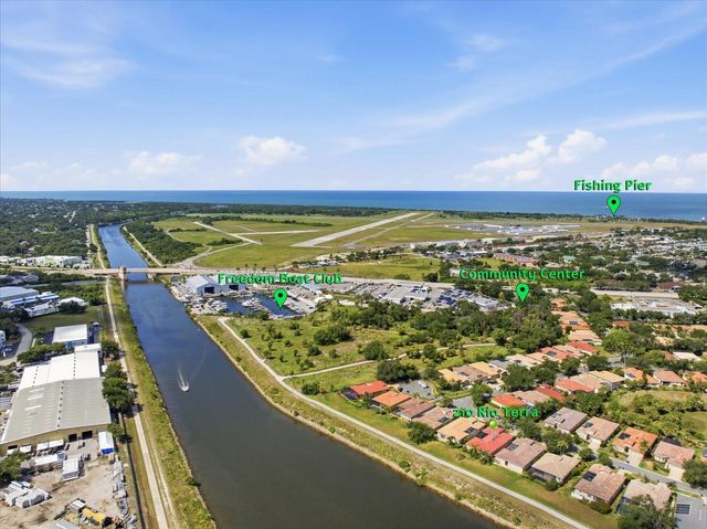 210 RIO TERRA, Venice, FL 34285